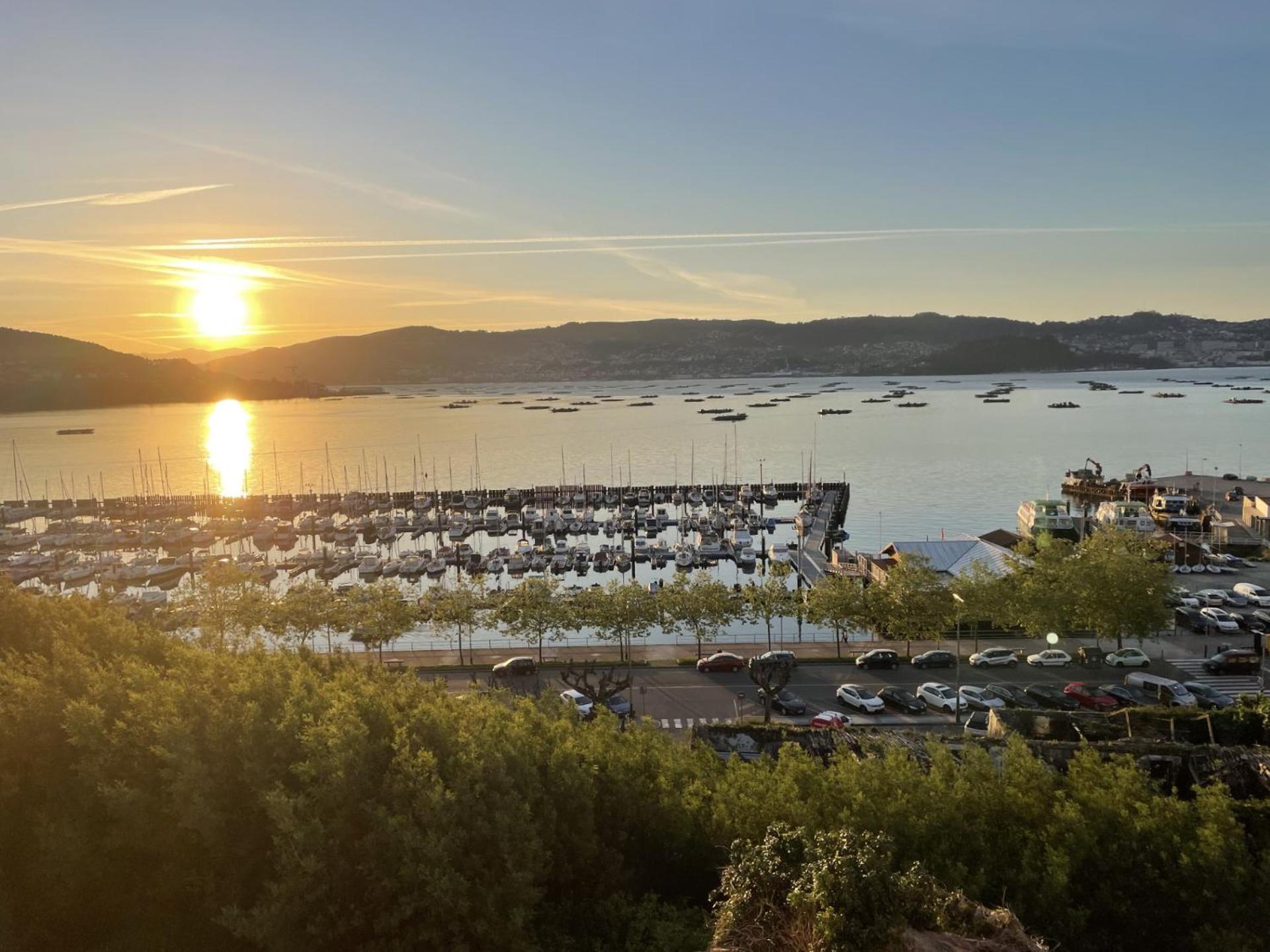 Atico Deluxe Muy Cerca De La Playa, Parking Gratis Lägenhet Moaña Exteriör bild